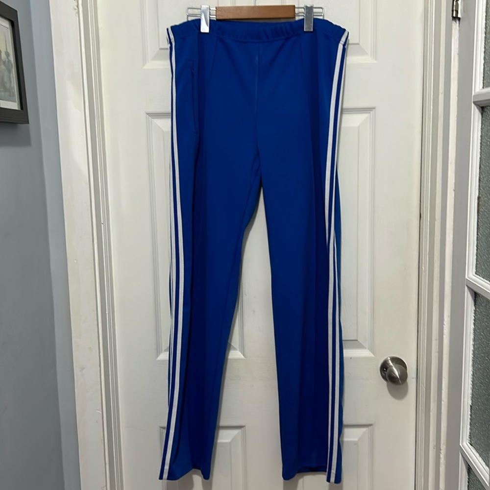 Vintage ADIDAS pants. Size L
